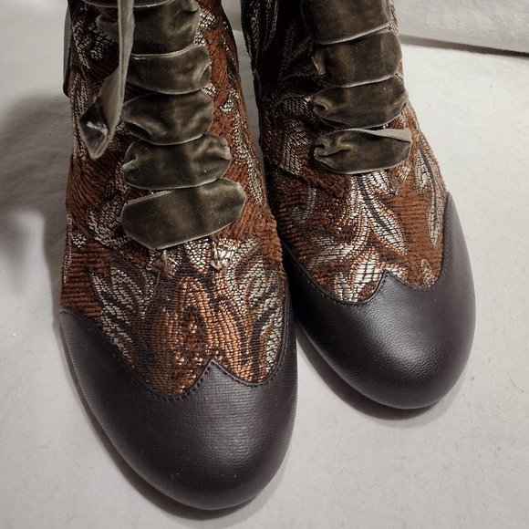 🌍 Poetic Licence || 2.5" Lady Victoria Boots - Picture 4 of 12